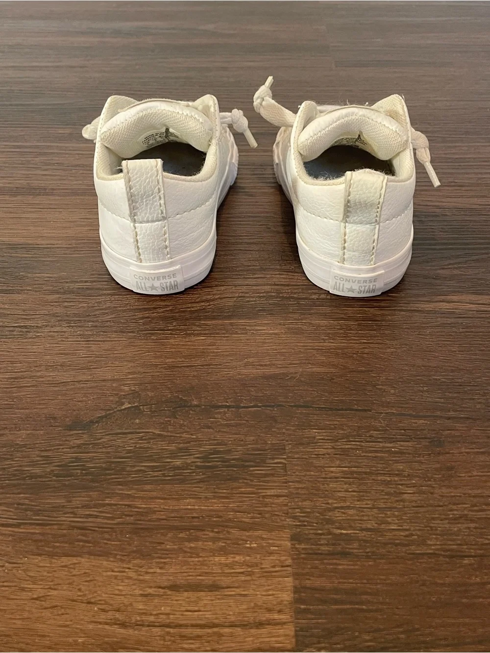 Converse Toddler Size 5 Low-Top Leather Sneakers in White